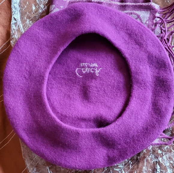 Coach Heritage Horse  Carriage Scarf and Beret in Amethyst - Picture 3 of 6